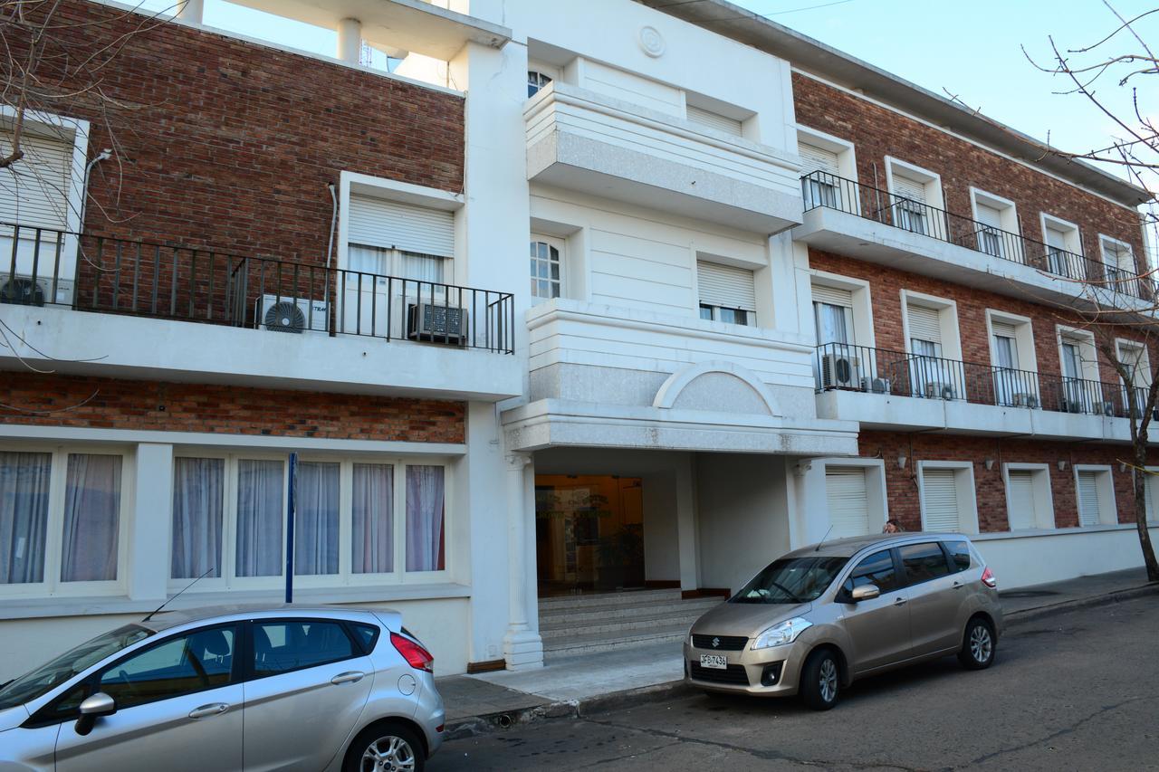 Hotel Crown Melo Exterior foto